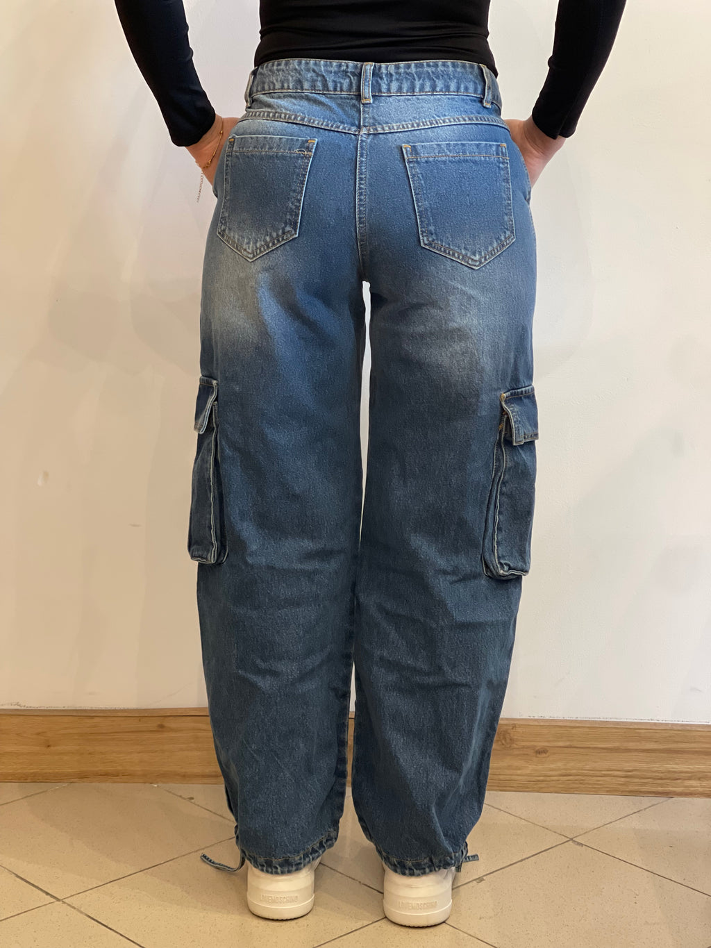 Jeans Cargo Vita Bassa con Tasche Laterali