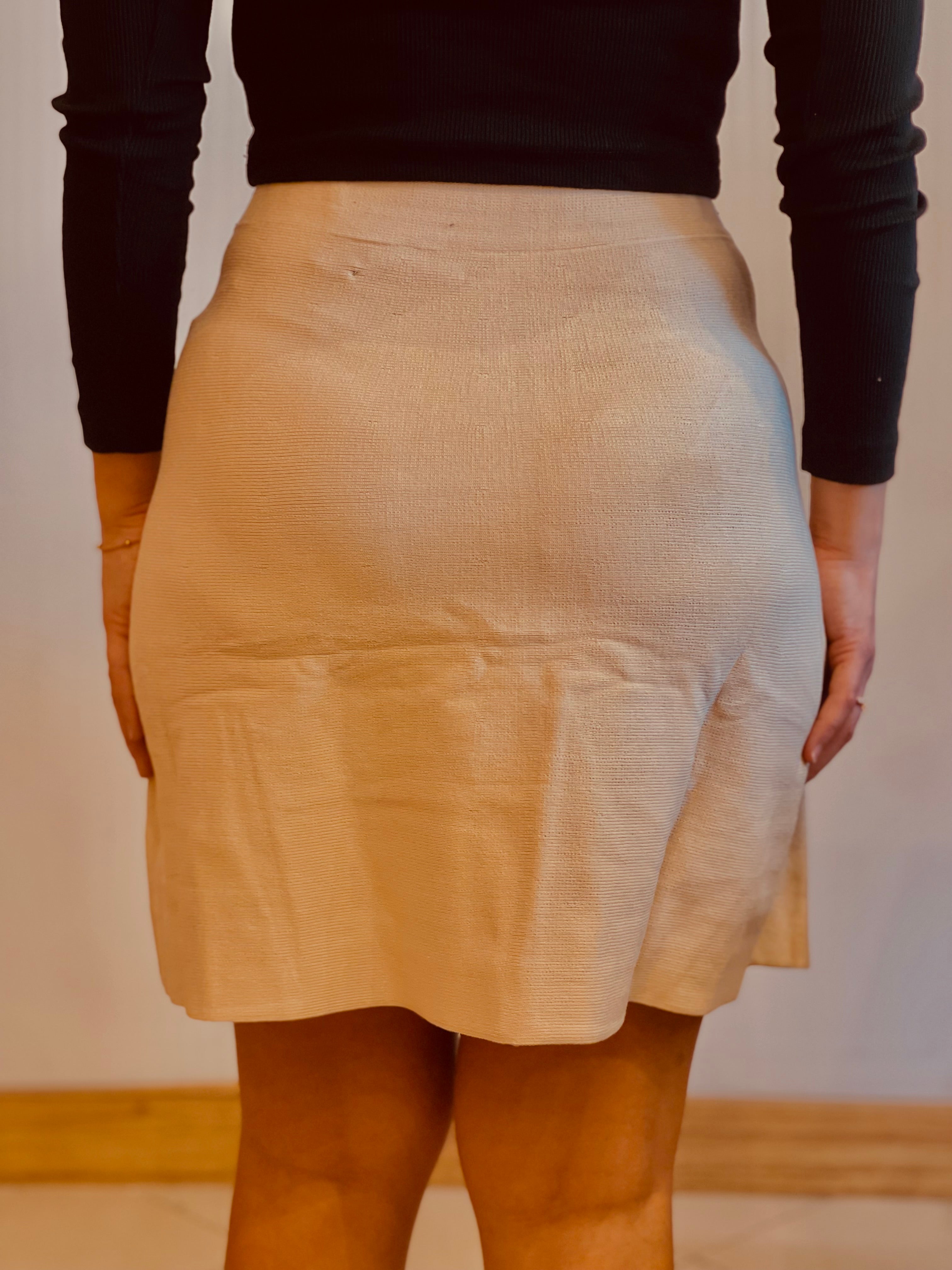 Gonna Corta Beige con Tasche Decorative Taglia Unica