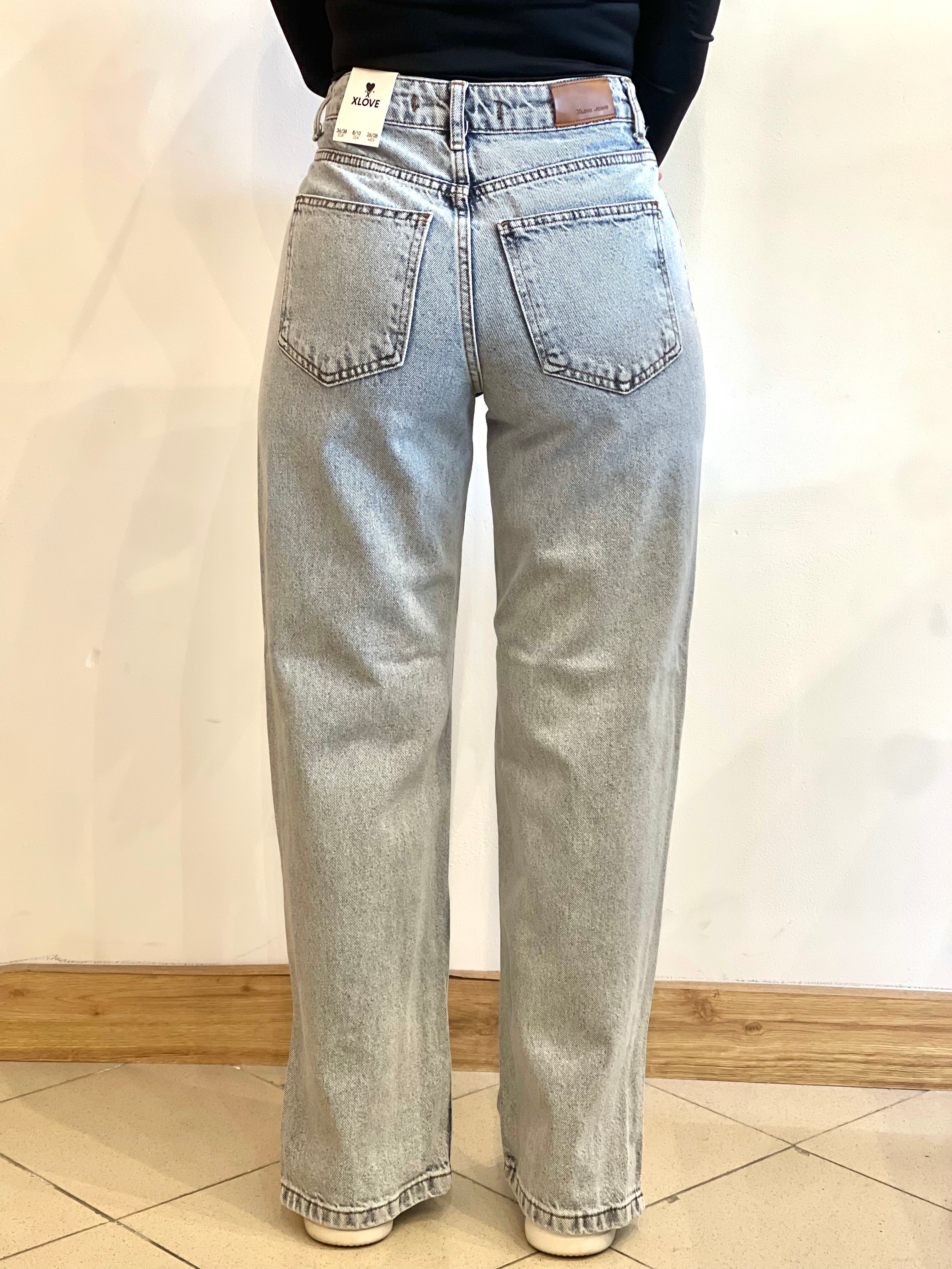 Jeans Chiaro con Spacco Alla Caviglia